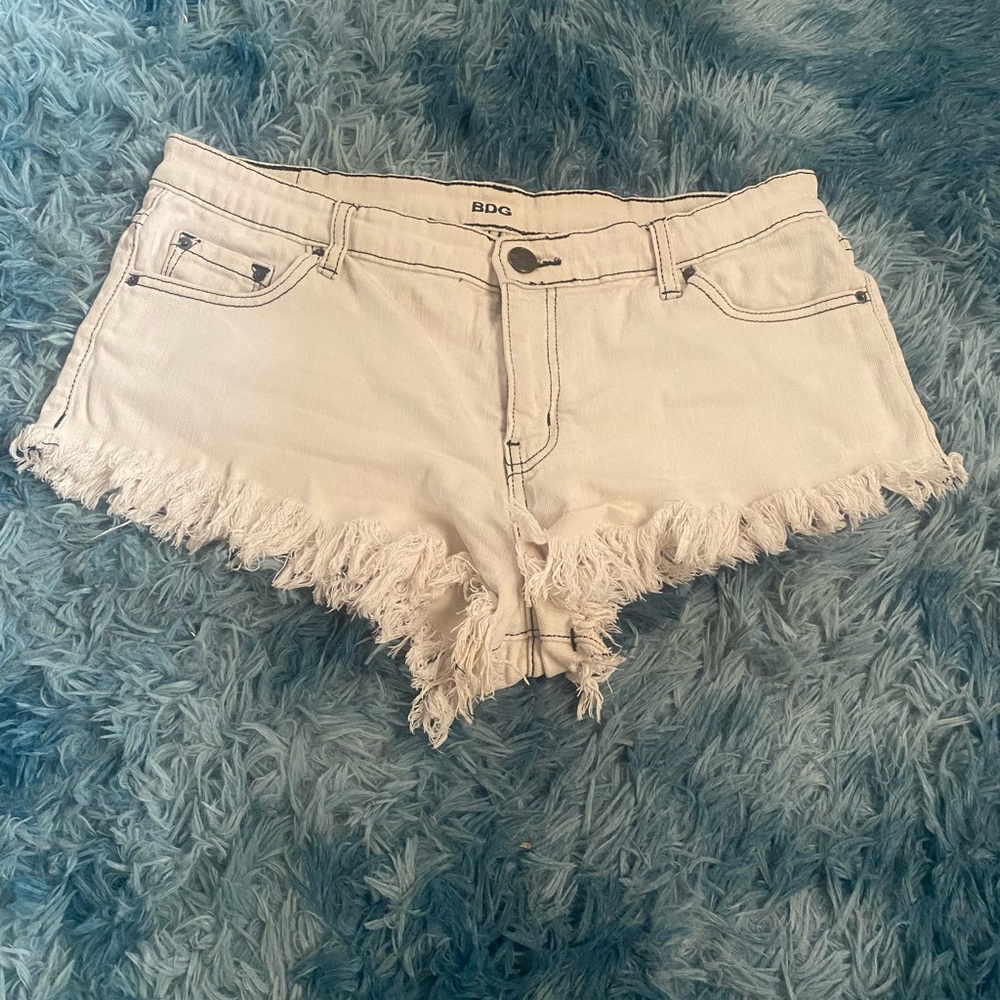 BRAND: BDG // SIZE: 30W // COLOR: Cream
